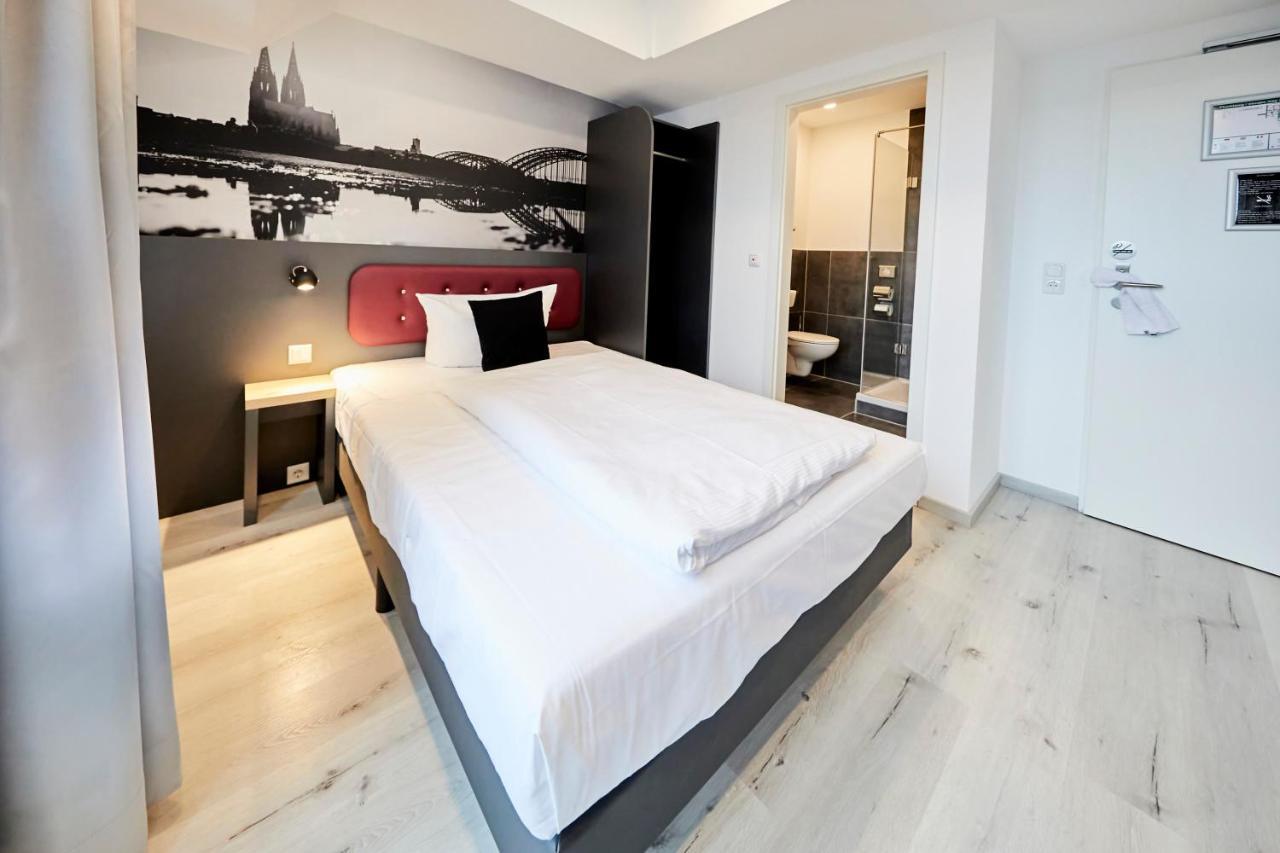 Smarty Cologne Dom Hotel - Boardinghouse - Kontaktloser Self Check-In Colónia Exterior foto