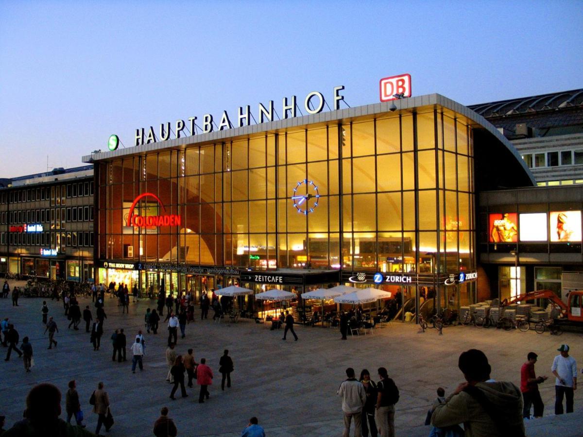 Smarty Cologne Dom Hotel - Boardinghouse - Kontaktloser Self Check-In Colónia Exterior foto