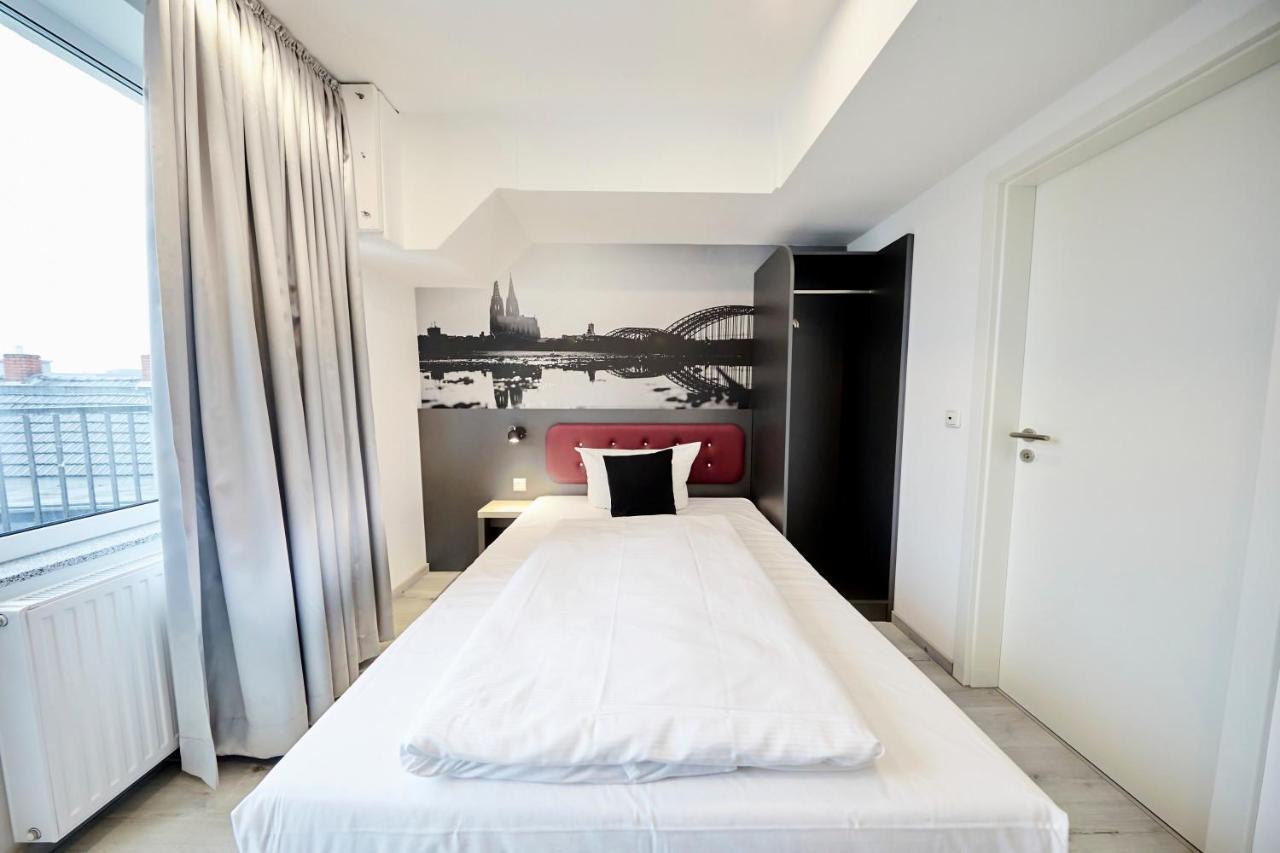 Smarty Cologne Dom Hotel - Boardinghouse - Kontaktloser Self Check-In Colónia Exterior foto