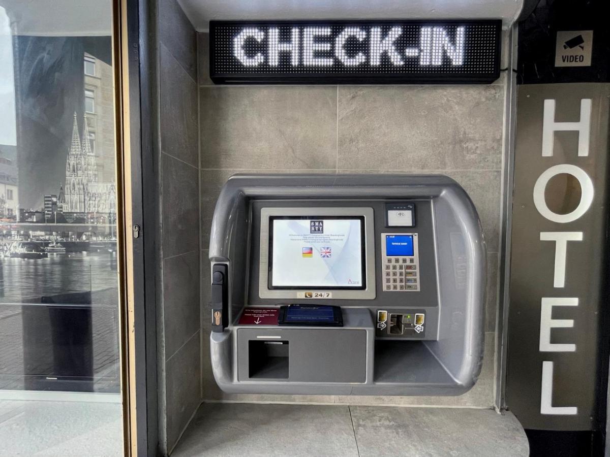 Smarty Cologne Dom Hotel - Boardinghouse - Kontaktloser Self Check-In Colónia Exterior foto