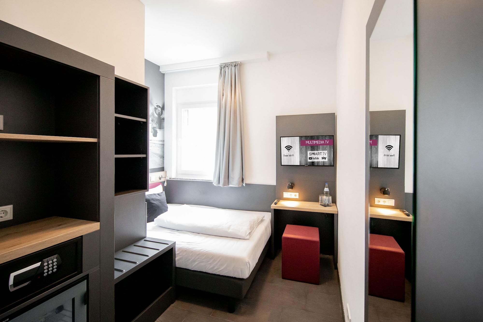 Smarty Cologne Dom Hotel - Boardinghouse - Kontaktloser Self Check-In Colónia Exterior foto