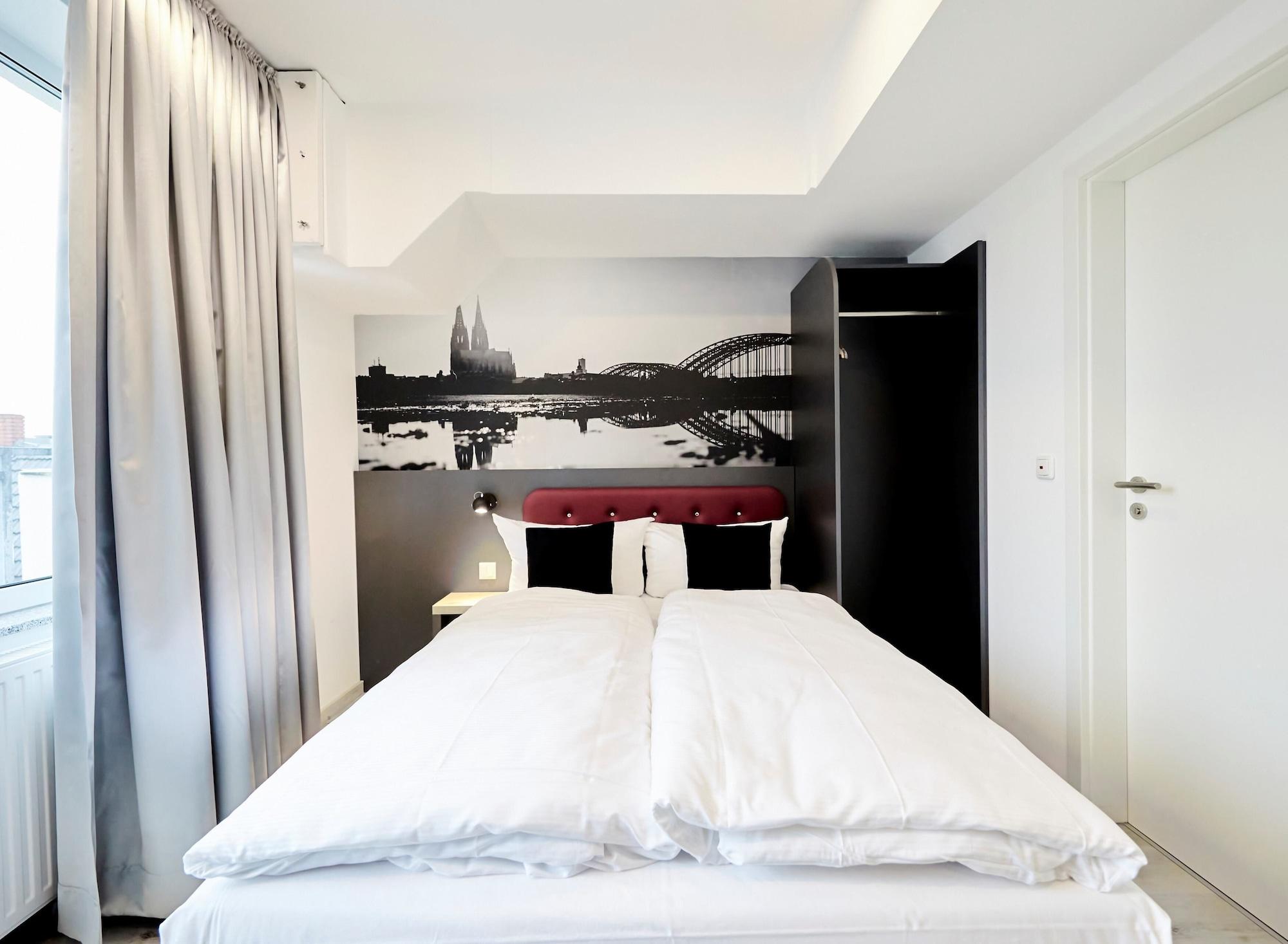 Smarty Cologne Dom Hotel - Boardinghouse - Kontaktloser Self Check-In Colónia Exterior foto