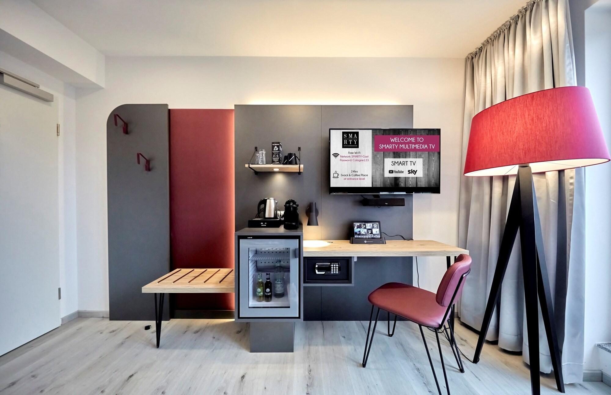Smarty Cologne Dom Hotel - Boardinghouse - Kontaktloser Self Check-In Colónia Exterior foto