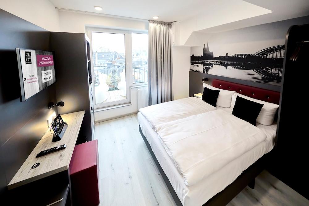 Smarty Cologne Dom Hotel - Boardinghouse - Kontaktloser Self Check-In Colónia Exterior foto