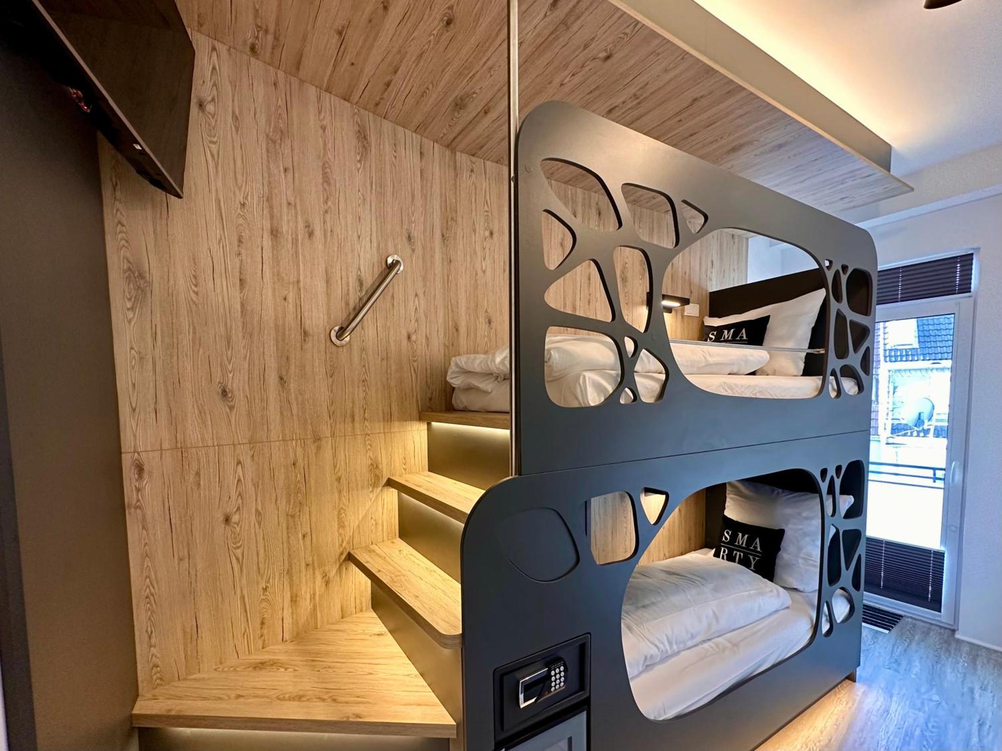 Smarty Cologne Dom Hotel - Boardinghouse - Kontaktloser Self Check-In Colónia Exterior foto
